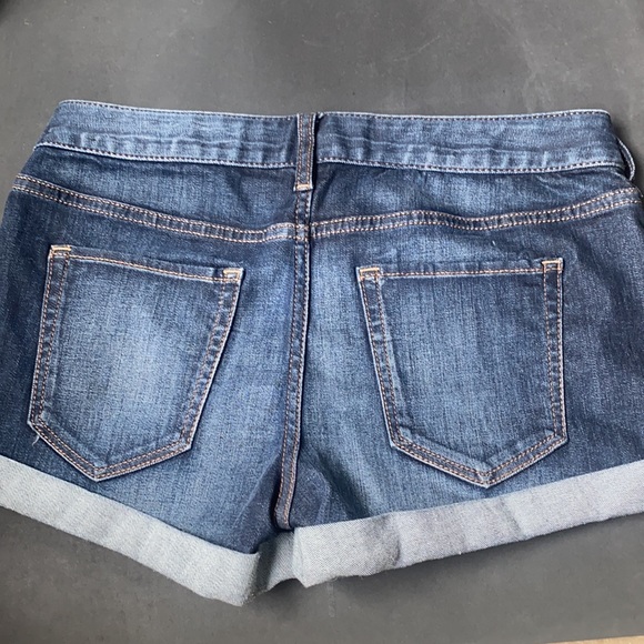 2 Express jean shorts - Picture 3 of 5